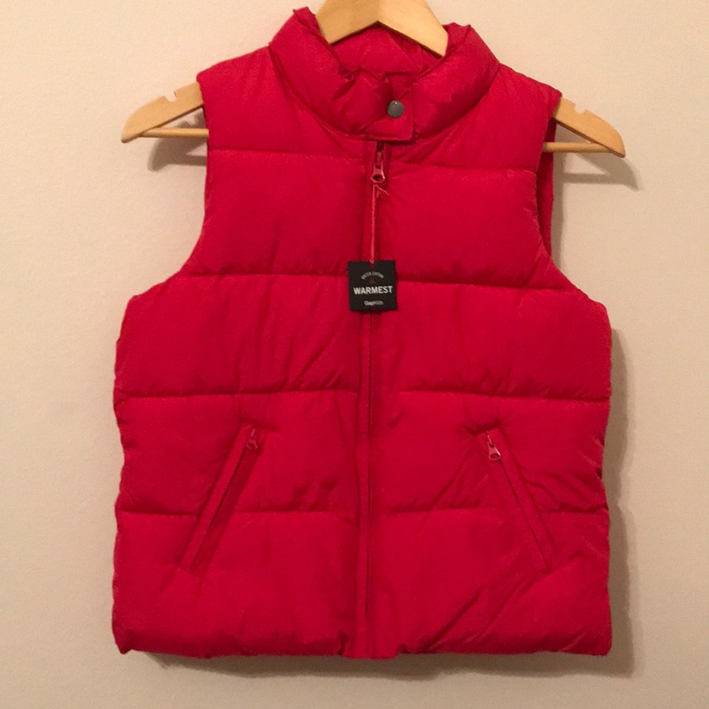 NWT Girl’s Gapkids water repellent puffer vest